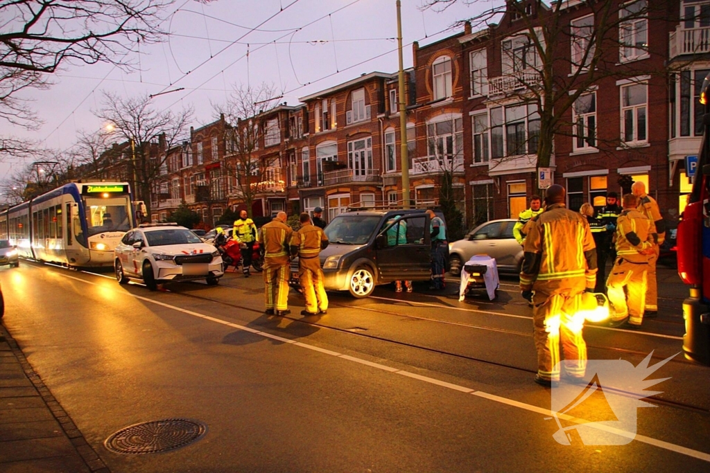 Persoon gewond bij botsing tussen tram en auto