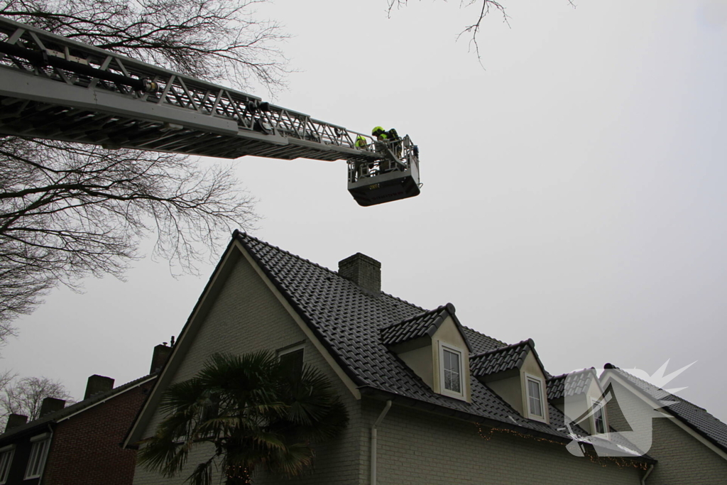 Brandweer haalt drie katten uit woning bij schoorsteenbrand