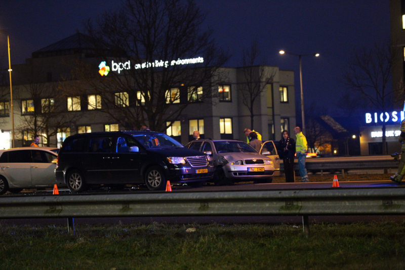 Meerdere voertuigen betrokken bij ongeval op snelweg