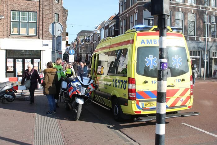 Fietser gewond na aanrijding met scooter