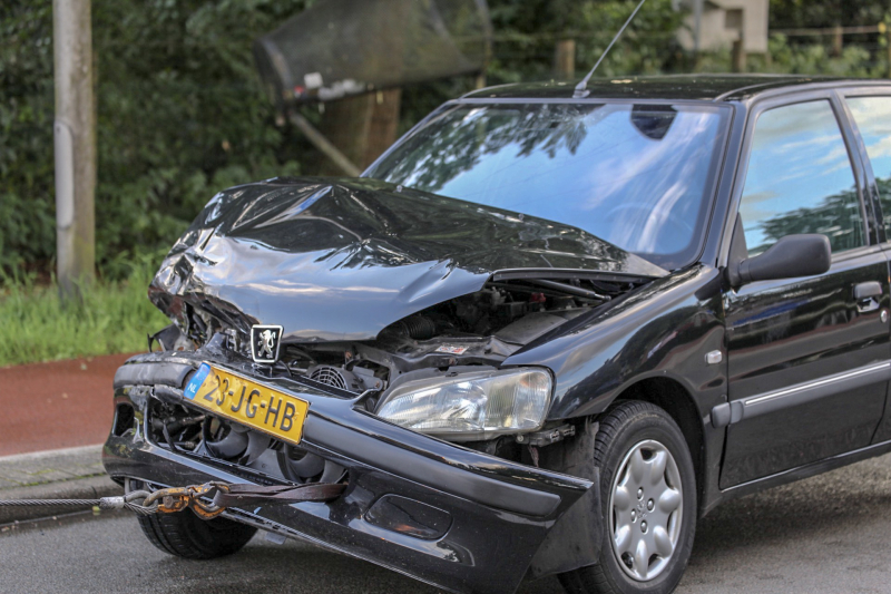 Flinke schade bij kop-staartbotsing