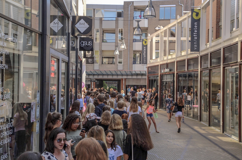 Honderden in de rij voor vlogger Mascha