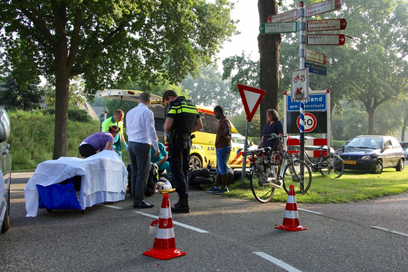 Scooterrijder gewond na aanrijding auto