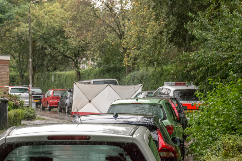 Overleden persoon aangetroffen in auto