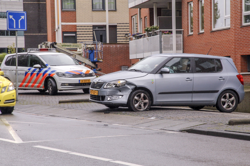 Flinke aanrijding na uitrijden parkeergarage