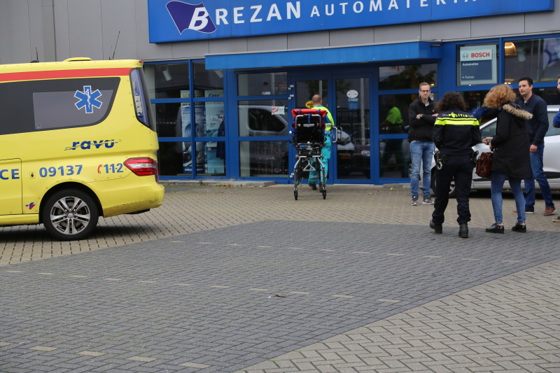 twee personen gevlucht na gewapende overval