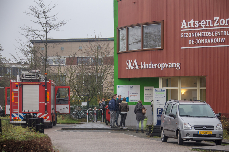 Kinderdagverblijf ontruimd na vreemde lucht