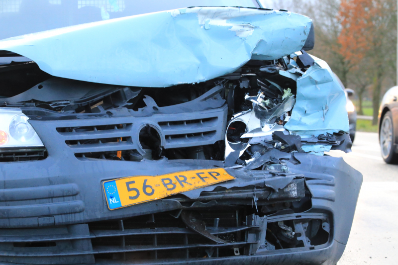 Flinke schade na kop-staartbotsing