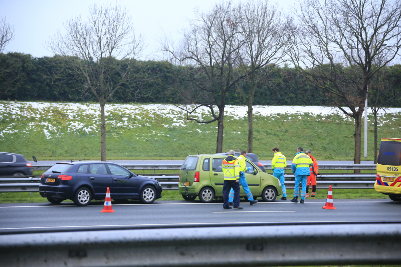 Rijstrook afgesloten na kop-staartbotsing