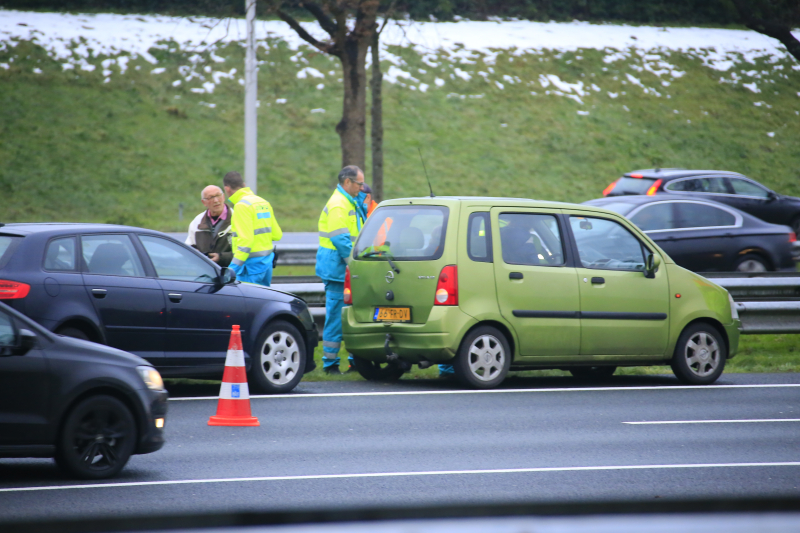 Rijstrook afgesloten na kop-staartbotsing