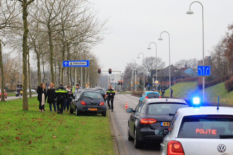 Vier voertuigen betrokken bij kop-staartbotsing