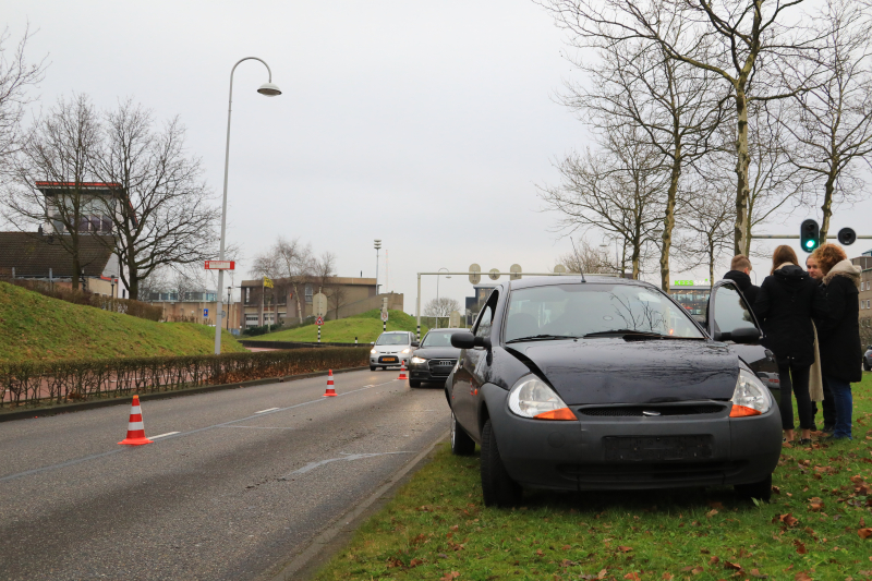 Vier voertuigen betrokken bij kop-staartbotsing