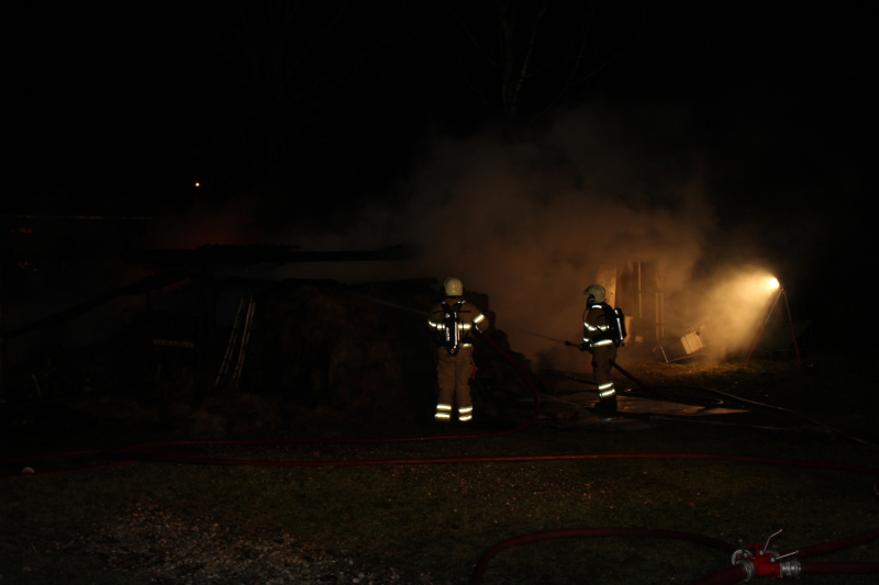 Uitslaande brand verwoest schuur