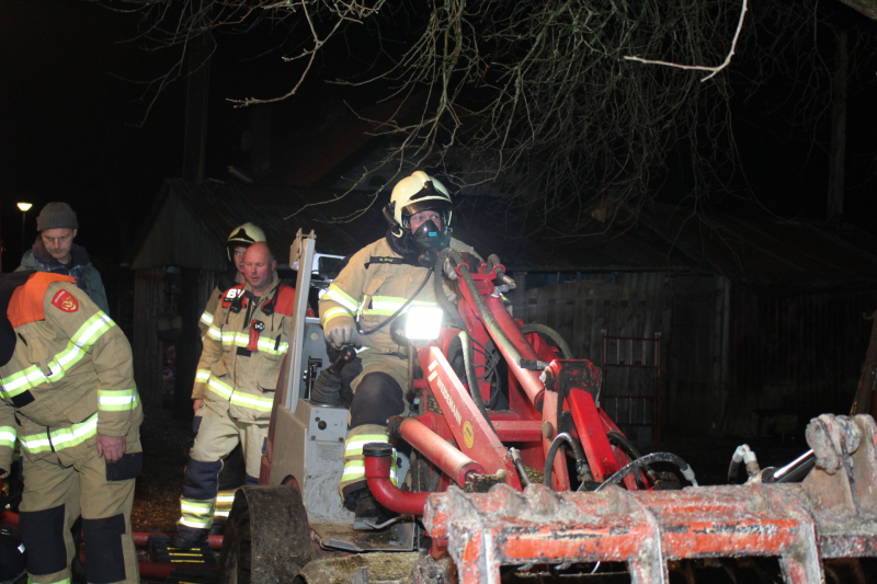 Uitslaande brand verwoest schuur