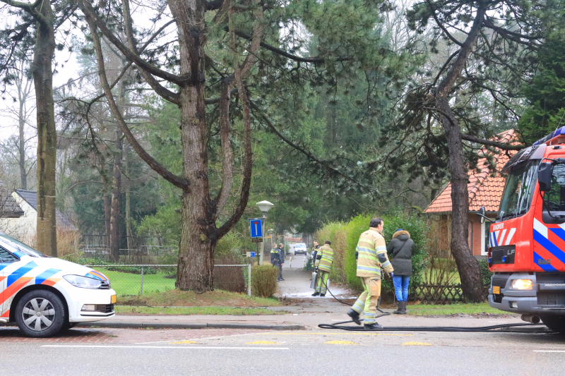 Brandweer opzoek naar gaslek