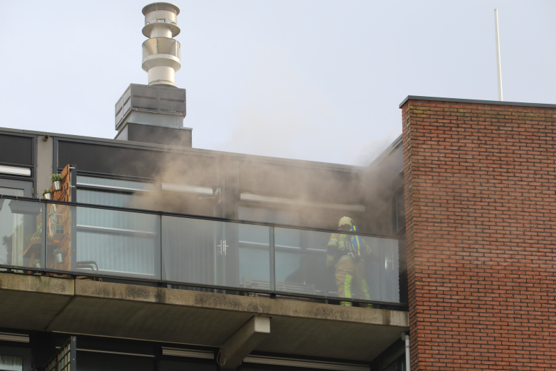 Persoon overleden bij flat brand