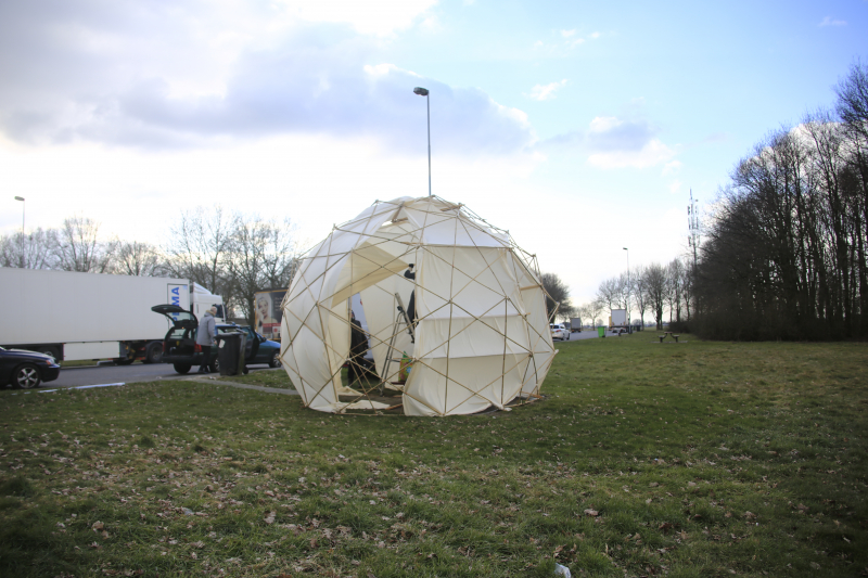 Eerste Snelwegkerk verrezen op parkeerplaats tankstation