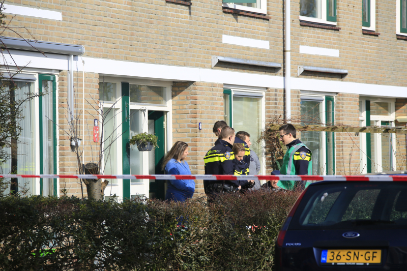 Politie-onderzoek na overleden persoon in woning