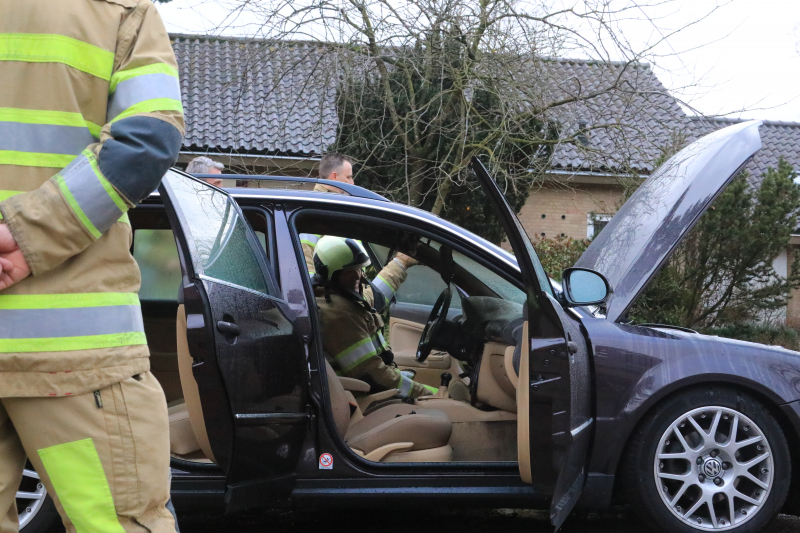 Auto verwoest door brand