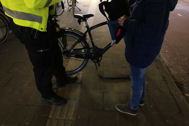 Fietsers botsen in fietstunnel