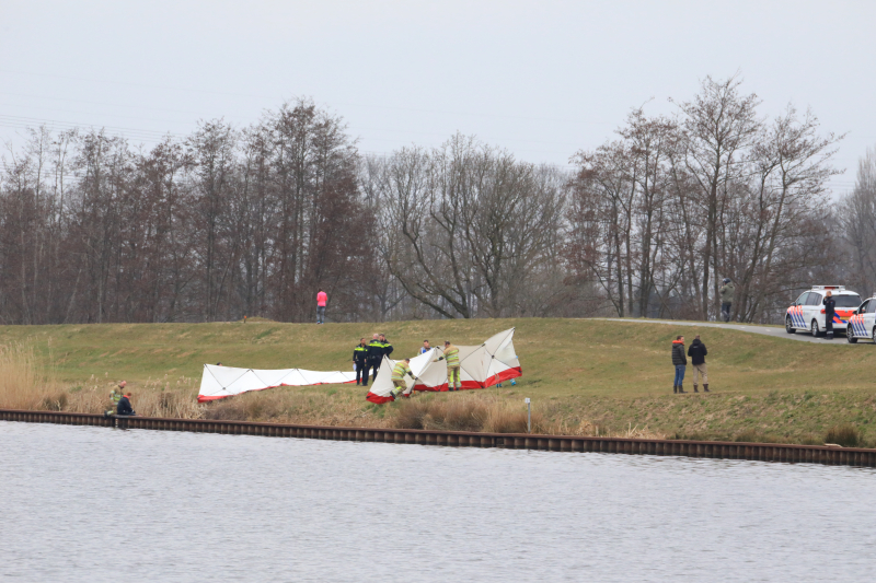 Overleden persoon in water aangetroffen