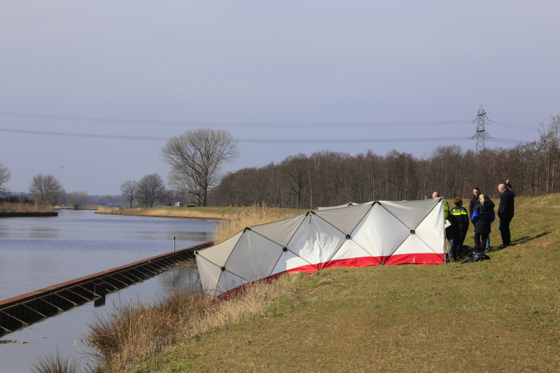 Overleden persoon in water aangetroffen