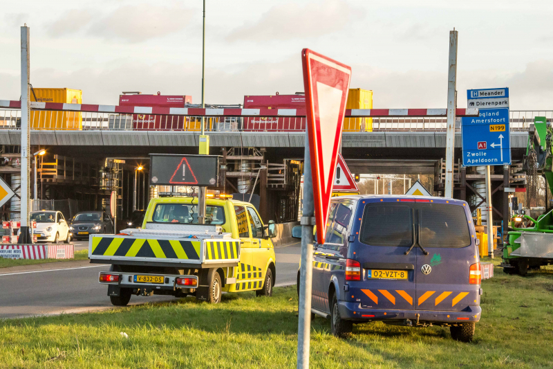 Herstelwerkzaamheden na aanrijding met hoogtebalk