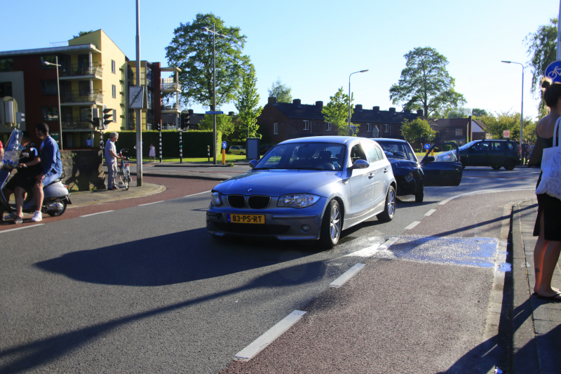 Flinke schade bij ongeval op kruising