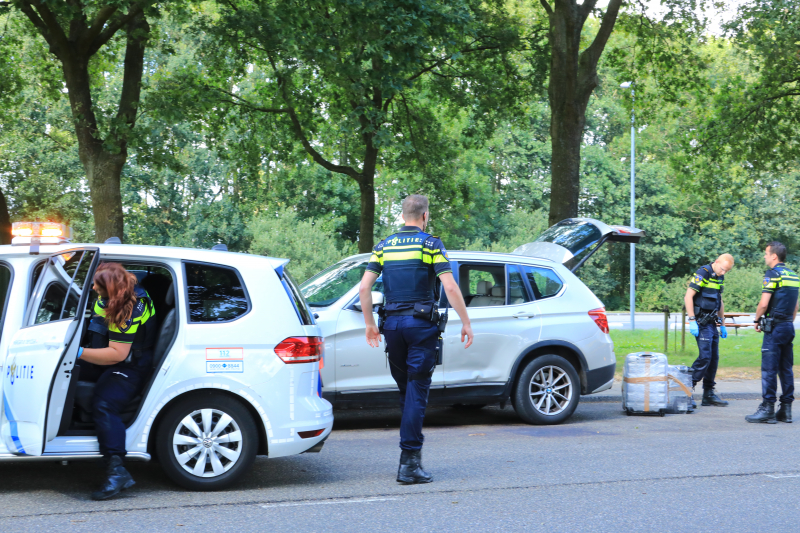 Gestolen auto aan de kant gezet en bestuurder aangehouden