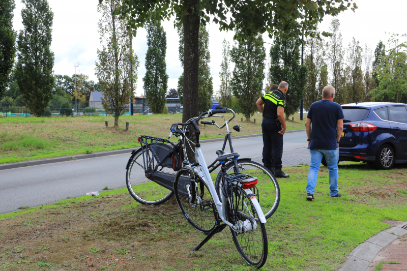 Overstekende fietsster aangereden