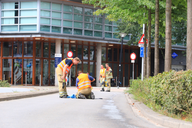 Verkeershinder door vervuilde weg