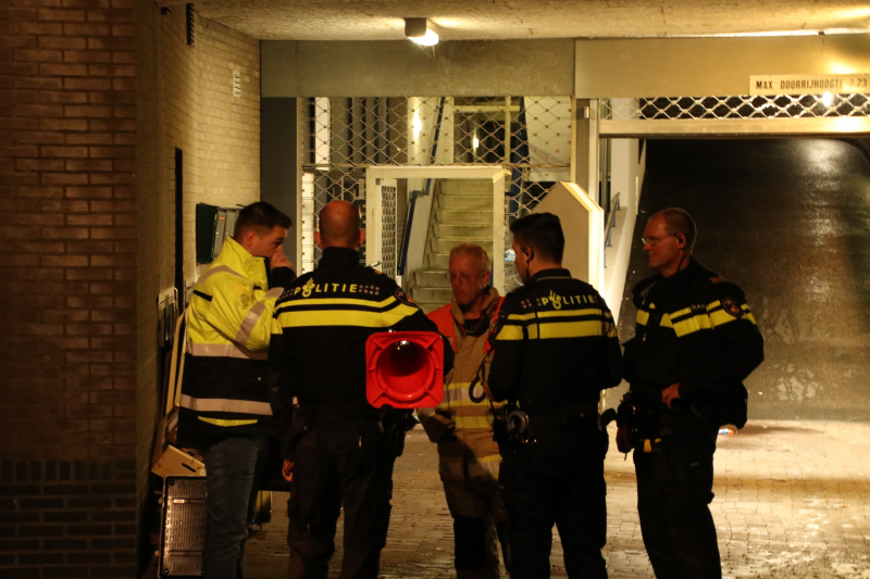 Buren ontdekken brand in appartement