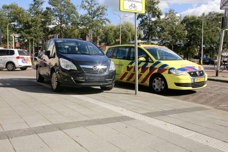 Scooterrijdster aangereden door automobilist