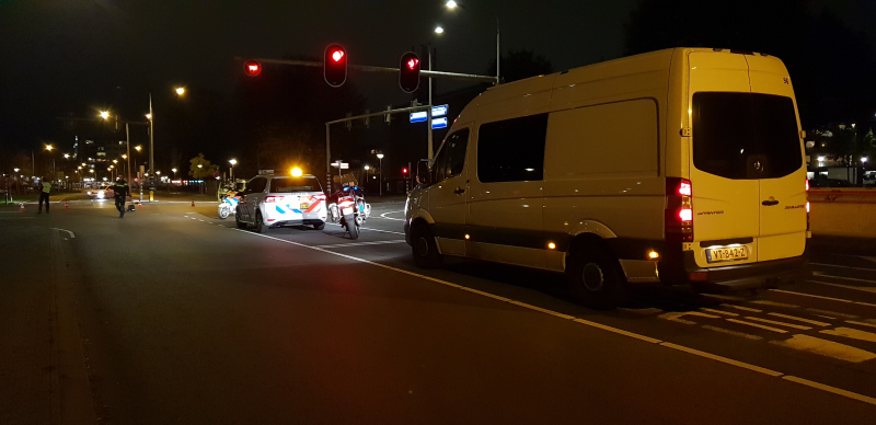 Fietser zwaargewond bij aanrijding met auto