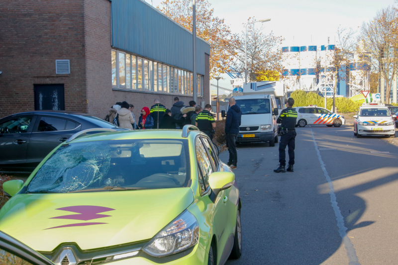 Fietser geschept door auto