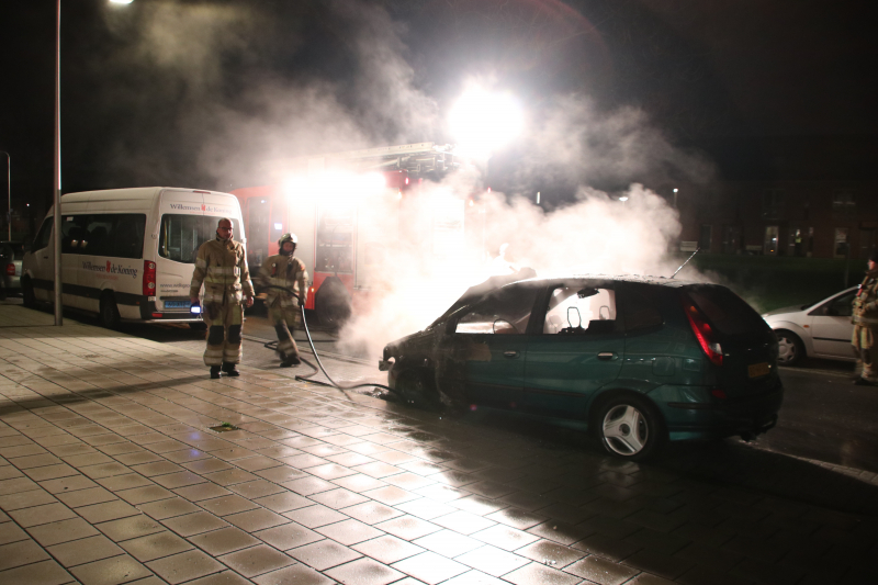 Auto volledig uitgebrand