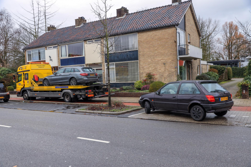 Auto botst achter op bestelbus (Amersfoort)