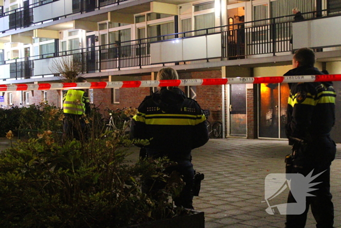 Uitslaande brand verwoest flatwoning