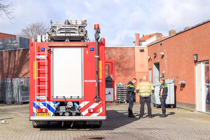 Albert Heijn ontruimd na vreemde lucht