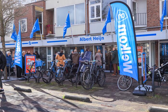 Albert Heijn ontruimd na vreemde lucht