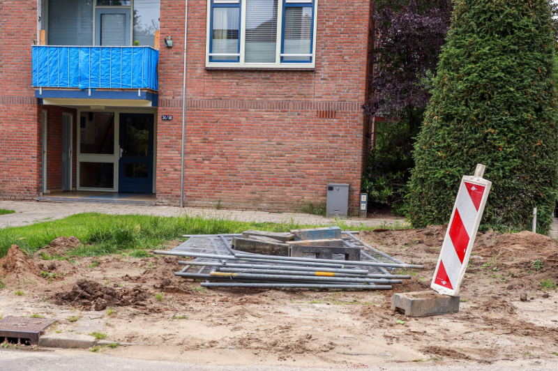 Boom omgeknakt door storm