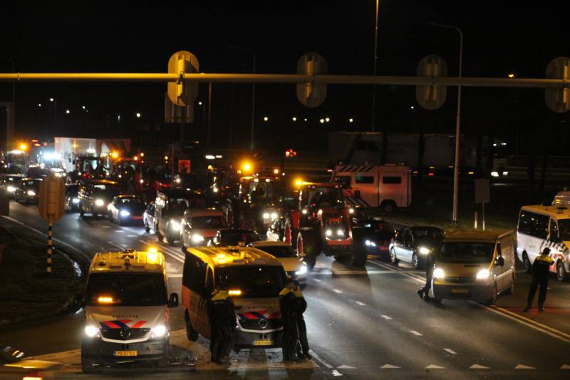 Boeren blokkeren A1 richting Hoevelaken