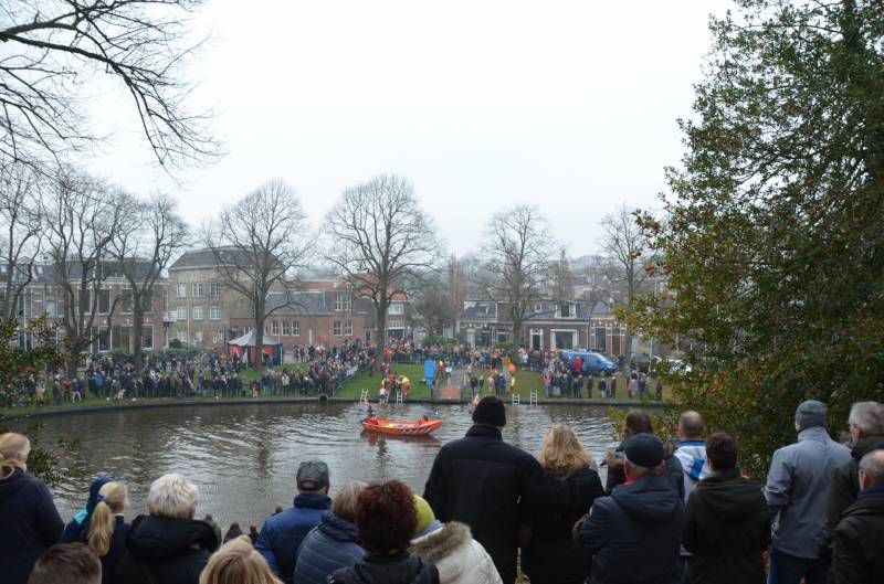 Veel toeschouwers bij nieuwjaarsduik