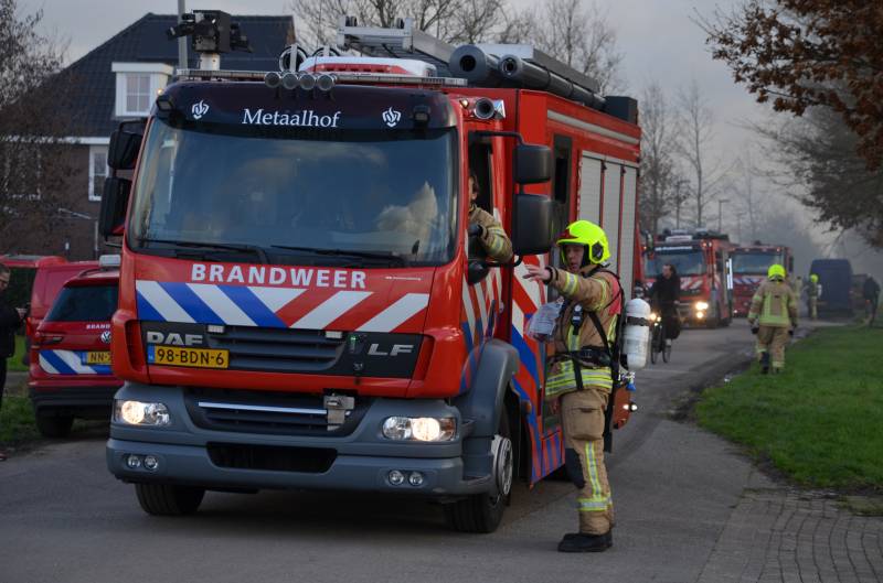 Flinke rookontwikkeling bij brand in caravanstalling