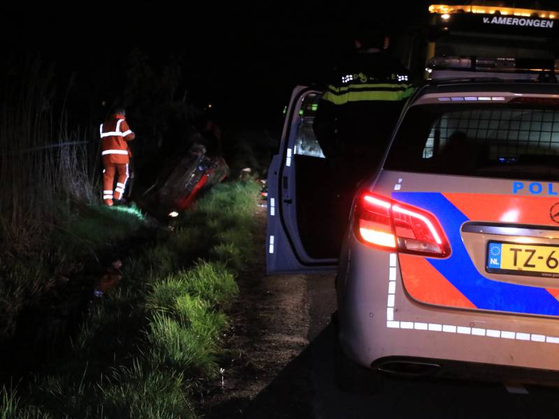 Auto zwaar beschadigd na eenzijdig ongeval