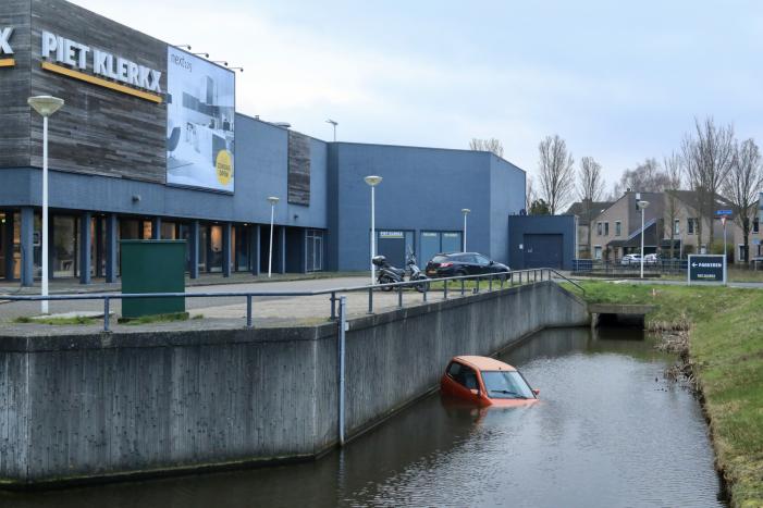 Brommobiel belandt te water voor Piet Klerkx