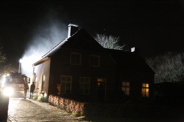 Flinke rookontwikkeling bij brand in schuur