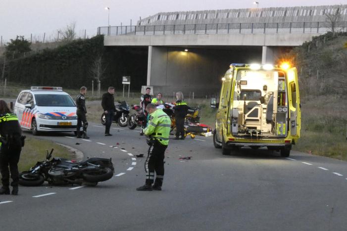 Gewonden bij aanrijding met motoren