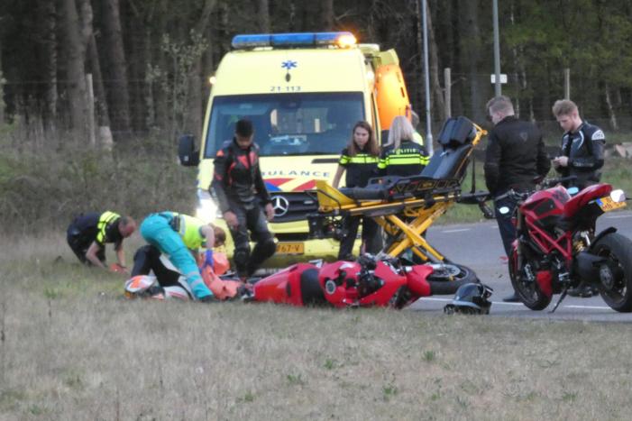 Gewonden bij aanrijding met motoren