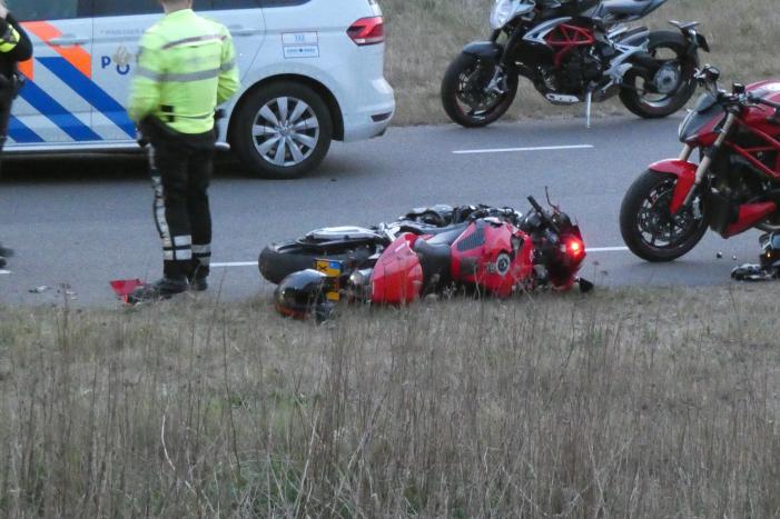 Gewonden bij aanrijding met motoren